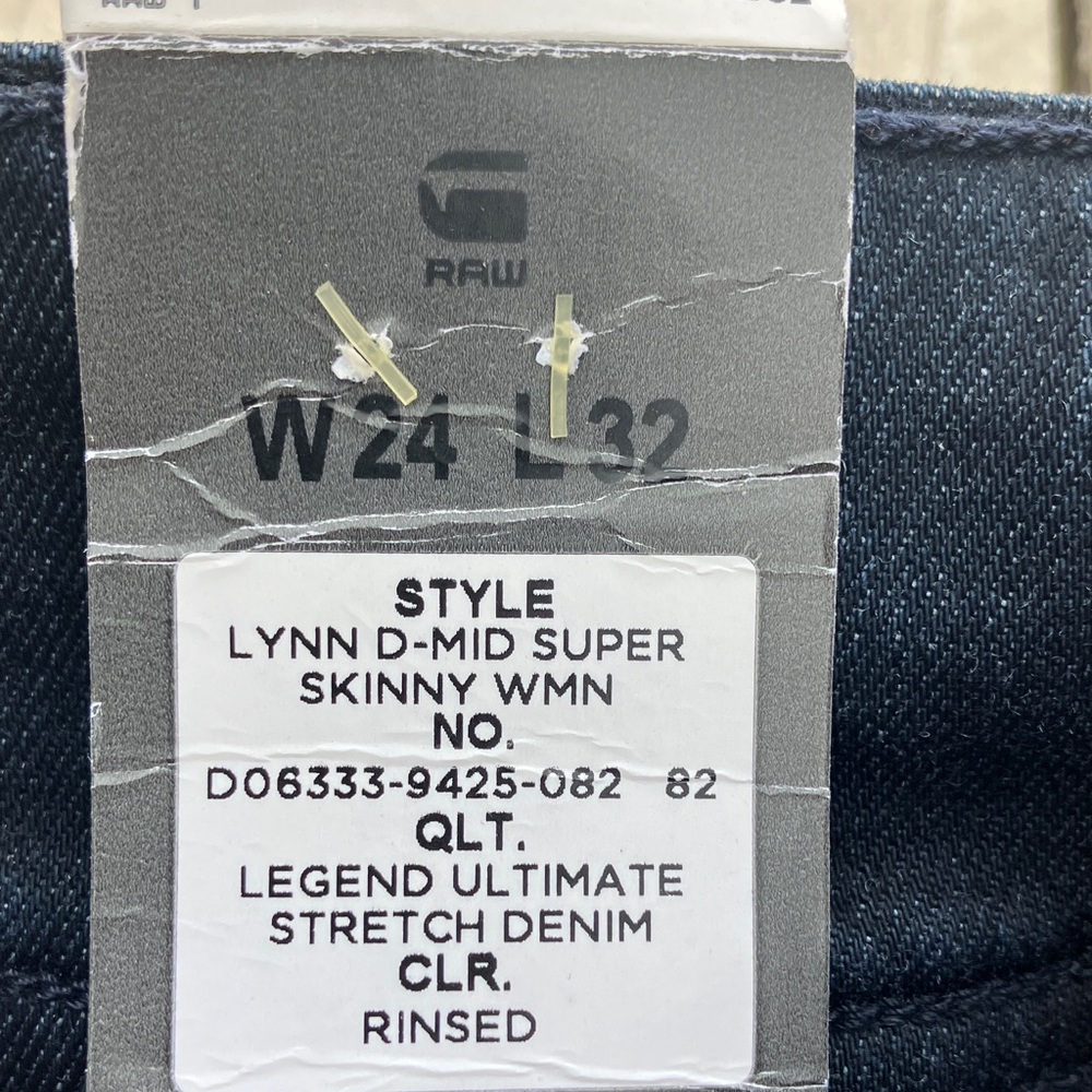 Lynn High-Rise Skinny Jeans Super Dark Blue— Sleek Everyday Stretch - Picture 3 of 6